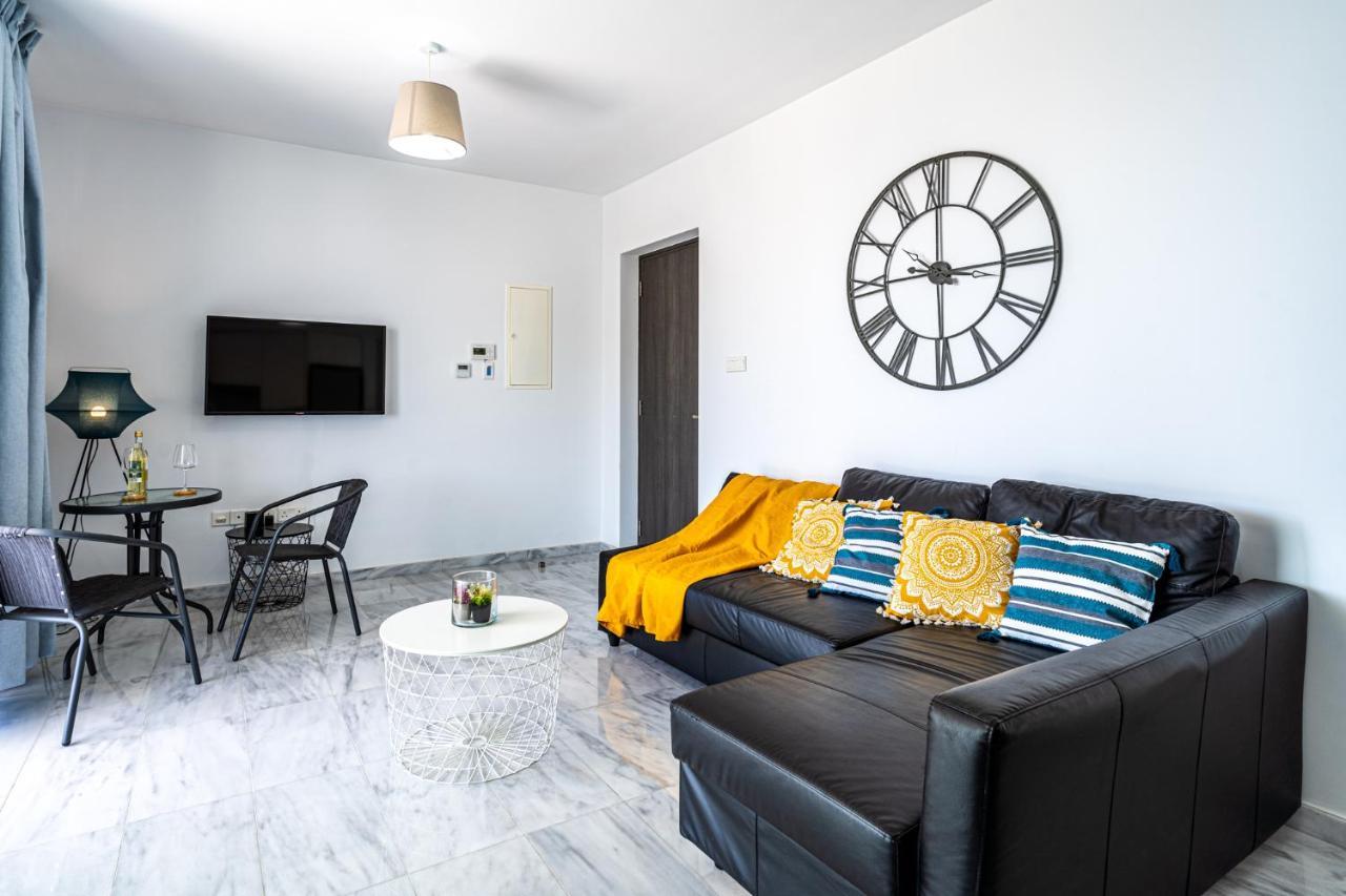 Oyster 1-Br Apt In Larnaca Exterior foto